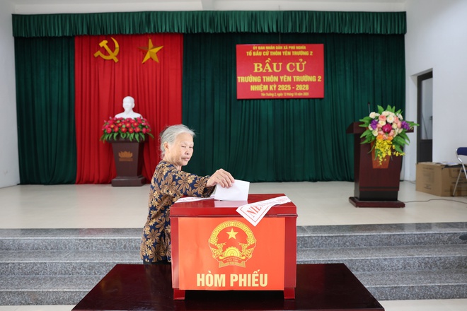 Xã Phú Nghĩa: Cử tri đại diện hộ gia đình hăng hái tham gia bầu cử Trưởng thôn nhiệm kỳ 2025 – 2028- Ảnh 12.