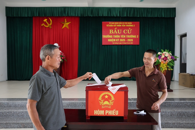 Xã Phú Nghĩa: Cử tri đại diện hộ gia đình hăng hái tham gia bầu cử Trưởng thôn nhiệm kỳ 2025 – 2028- Ảnh 11.