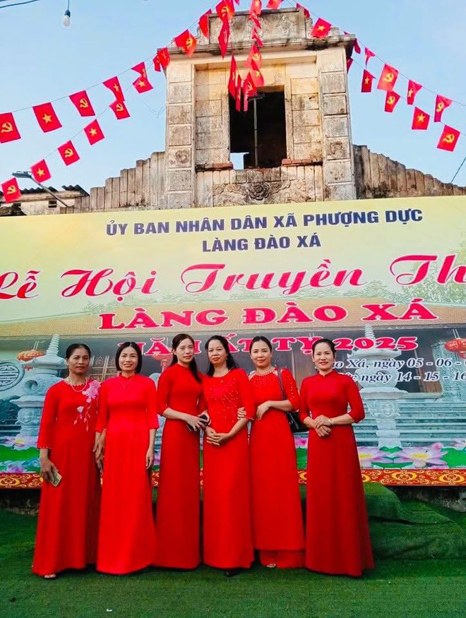 HƯỞNG ỨNG THÁNG "ÁO DÀI PHỤ NỮ HÀ NỘI" NĂM 2025- Ảnh 1. HƯỞNG ỨNG THÁNG "ÁO DÀI PHỤ NỮ HÀ NỘI" NĂM 2025- Ảnh 1.