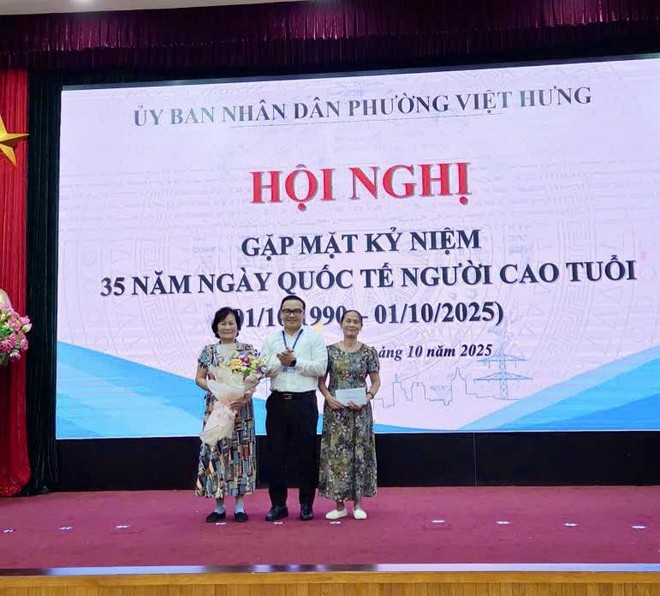 Phường Việt Hưng tổ chức Hội nghị gặp mặt kỷ niệm 35 năm Ngày Quốc tế Người cao tuổi và tổ chức thăm, tặng quà Người cao tuổi có hoàn cảnh khó khăn trên địa bàn phường- Ảnh 4.