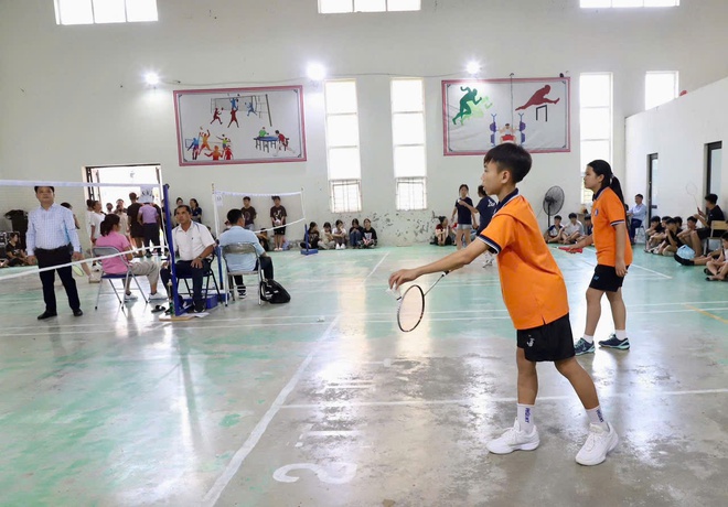 XÃ HỒNG VÂN: TỔ CHỨC THÀNH CÔNG GIẢI CẦU LÔNG HỌC SINH (TRONG KHUÔN KHỔ ĐẠI HỘI TDTT XÃ HỒNG VÂN LẦN THỨ I NĂM 2025)- Ảnh 2.