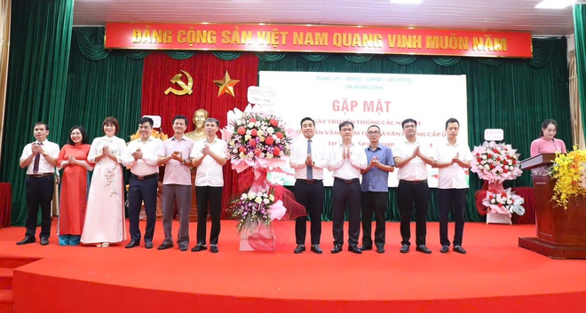 XÃ HỒNG VÂN GẶP MẶT KỶ NIỆM NGÀY TRUYỀN THỐNG CÁC NGÀNH CÔNG TÁC XÂY DỰNG ĐẢNG VÀ HỘI LIÊN HIỆP PHỤ NỮ VIỆT NAM- Ảnh 1.