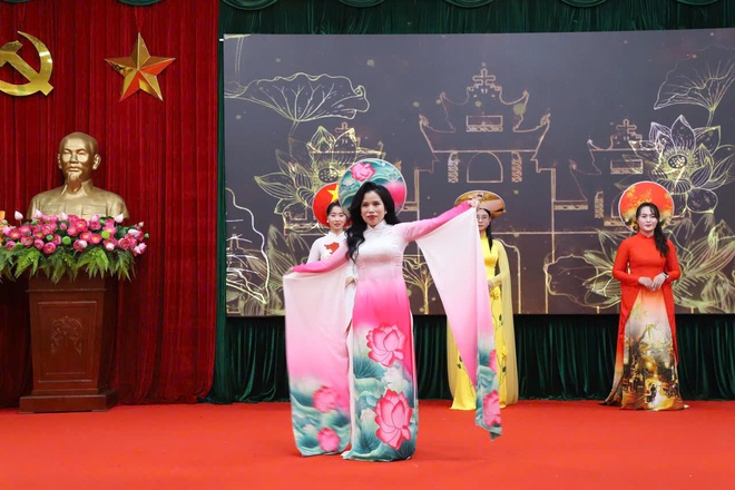 XÃ HỒNG VÂN GẶP MẶT KỶ NIỆM NGÀY TRUYỀN THỐNG CÁC NGÀNH CÔNG TÁC XÂY DỰNG ĐẢNG VÀ HỘI LIÊN HIỆP PHỤ NỮ VIỆT NAM- Ảnh 6.