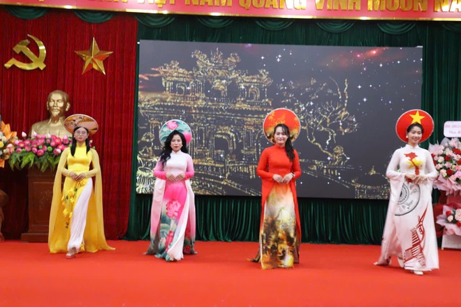 XÃ HỒNG VÂN GẶP MẶT KỶ NIỆM NGÀY TRUYỀN THỐNG CÁC NGÀNH CÔNG TÁC XÂY DỰNG ĐẢNG VÀ HỘI LIÊN HIỆP PHỤ NỮ VIỆT NAM- Ảnh 4.