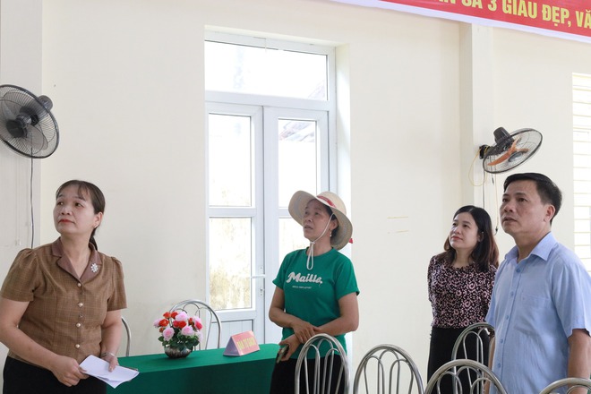 Đồng chí Nguyễn Tiến Hưng, Phó Bí thư Thường trực Đảng ủy xã Cổ Đô kiểm tra công tác chuẩn bị bầu cử Trưởng thôn tại các thôn Vân Sa 1, Vân Sa 2, Vân Sa 3 và La Thiện- Ảnh 2.