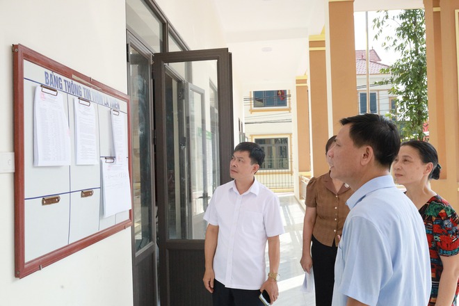 Đồng chí Nguyễn Tiến Hưng, Phó Bí thư Thường trực Đảng ủy xã Cổ Đô kiểm tra công tác chuẩn bị bầu cử Trưởng thôn tại các thôn Vân Sa 1, Vân Sa 2, Vân Sa 3 và La Thiện- Ảnh 4.