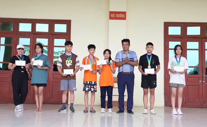 XÃ HỒNG VÂN: TỔ CHỨC THÀNH CÔNG MÔN THỂ DỤC NHỊP ĐIỆU AEROBIC VÀ MÔN ĐIỀN KINH- Ảnh 16.