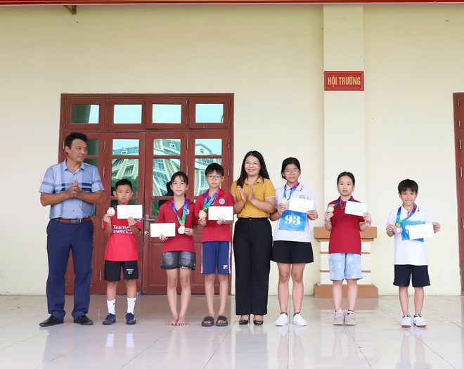 XÃ HỒNG VÂN: TỔ CHỨC THÀNH CÔNG MÔN THỂ DỤC NHỊP ĐIỆU AEROBIC VÀ MÔN ĐIỀN KINH- Ảnh 18.