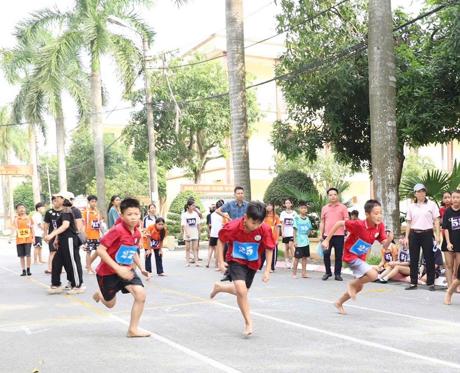 XÃ HỒNG VÂN: TỔ CHỨC THÀNH CÔNG MÔN THỂ DỤC NHỊP ĐIỆU AEROBIC VÀ MÔN ĐIỀN KINH- Ảnh 9.