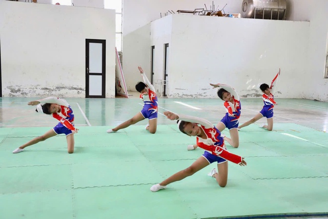 XÃ HỒNG VÂN: TỔ CHỨC THÀNH CÔNG MÔN THỂ DỤC NHỊP ĐIỆU AEROBIC VÀ MÔN ĐIỀN KINH- Ảnh 4.