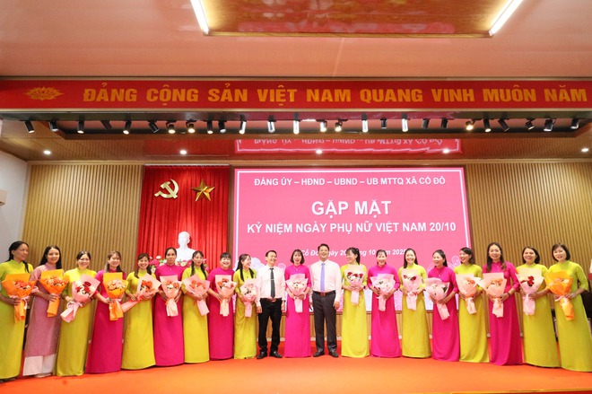 ĐẢNG ỦY – HĐND – UBND – ỦY BAN MTTQ XÃ CỔ ĐÔ TỔ CHỨC GẶP MẶT NỮ CÁN BỘ, CÔNG CHỨC, VIÊN CHỨC VÀ NGƯỜI LAO ĐỘNG NHÂN KỶ NIỆM 95 NĂM NGÀY THÀNH LẬP HỘI LIÊN HIỆP PHỤ NỮ VIỆT NAM (20/10/1930 – 20/10/2025)- Ảnh 3.