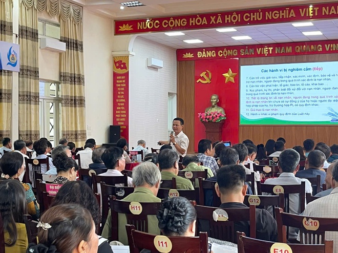 XÃ PHÚ NGHĨA TỔ CHỨC HỘI NGHỊ TẬP HUẤN, TUYÊN TRUYỀN PHÒNG, CHỐNG MUA BÁN NGƯỜI NĂM 2025- Ảnh 4.