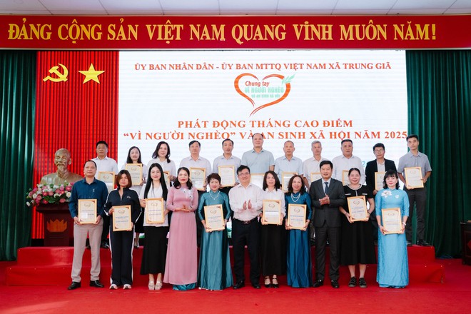 TRUNG GIÃ PHÁT ĐỘNG THÁNG CAO ĐIỂM “VÌ NGƯỜI NGHÈO” VÀ AN SINH XÃ HỘI NĂM 2025- Ảnh 16.