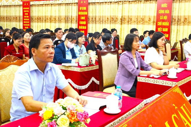 XÃ CỔ ĐÔ THAM DỰ TẬP HUẤN SỬ DỤNG HỆ THỐNG SỔ TAY ĐẢNG VIÊN ĐIỆN TỬ- Ảnh 2.