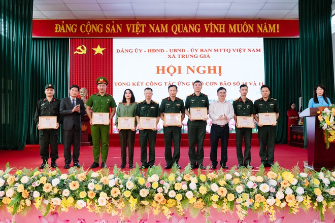 TRUNG GIÃ TỔNG KẾT CÔNG TÁC ỨNG PHÓ, KHẮC PHỤC HẬU QUẢ BÃO SỐ 10, 11- Ảnh 10.
