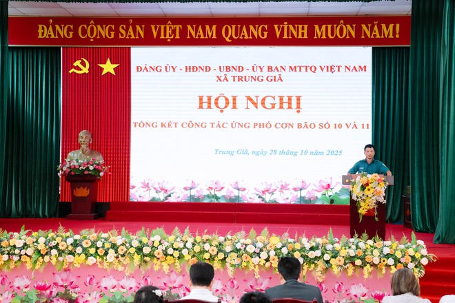 TRUNG GIÃ TỔNG KẾT CÔNG TÁC ỨNG PHÓ, KHẮC PHỤC HẬU QUẢ BÃO SỐ 10, 11- Ảnh 12.