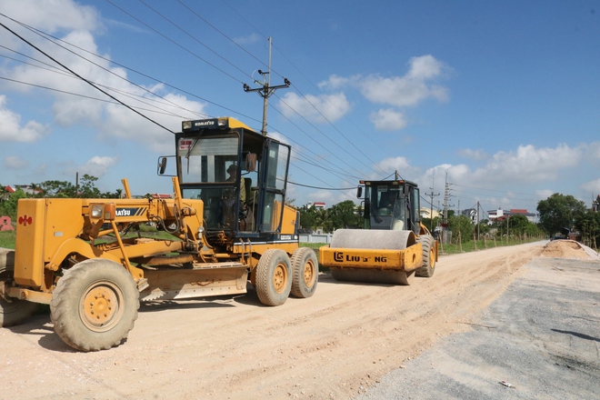 Công dân Nguyễn Văn Hồng, Thôn Trung tự nguyện hỗ trợ kinh phí tuyến đường Thượng Vực đi Hòa Chính 150 triệu đồng.- Ảnh 2.