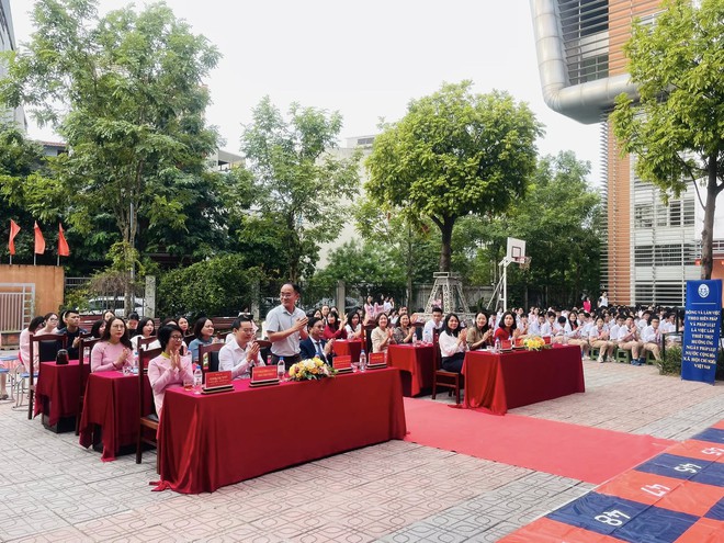 Trường THCS Chu Văn An tổ chức mô hình điểm lễ hưởng ứng ngày pháp luật nước CHXHCN Việt Nam - năm 2025- Ảnh 9.
