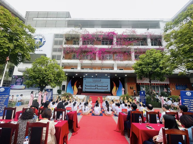 Trường THCS Chu Văn An tổ chức mô hình điểm lễ hưởng ứng ngày pháp luật nước CHXHCN Việt Nam - năm 2025- Ảnh 12.