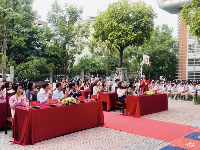 Trường THCS Chu Văn An tổ chức mô hình điểm lễ hưởng ứng ngày pháp luật nước CHXHCN Việt Nam - năm 2025- Ảnh 6.