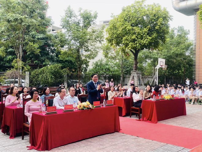 Trường THCS Chu Văn An tổ chức mô hình điểm lễ hưởng ứng ngày pháp luật nước CHXHCN Việt Nam - năm 2025- Ảnh 4.