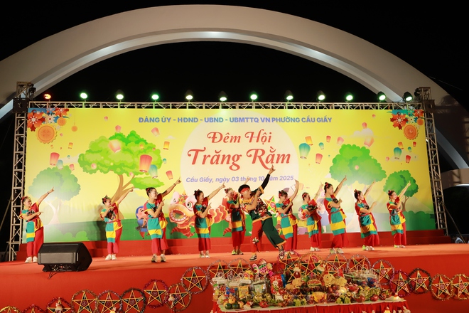 Rực rỡ "Đêm hội trăng rằm" phường Cầu Giấy năm 2025- Ảnh 4.
