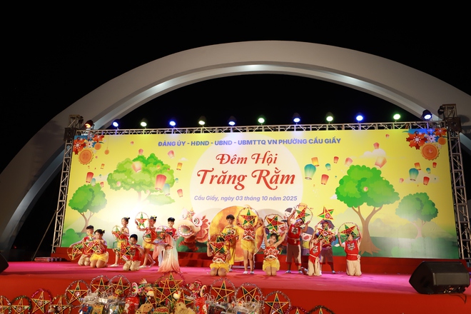 Rực rỡ "Đêm hội trăng rằm" phường Cầu Giấy năm 2025- Ảnh 2.