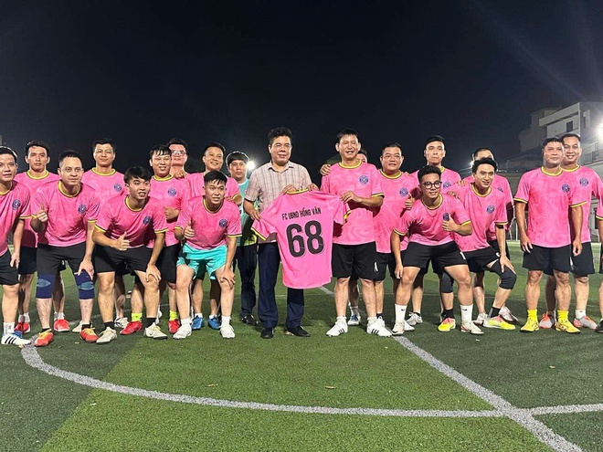 LỄ RA MẮT THÀNH LẬP ĐỘI BÓNG ĐÁ FC UBND XÃ HỒNG VÂN- Ảnh 1.
