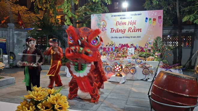 Trung thu gắn kết yêu thương tại các Tổ dân phố trên địa bàn phường Cầu Giấy- Ảnh 11.