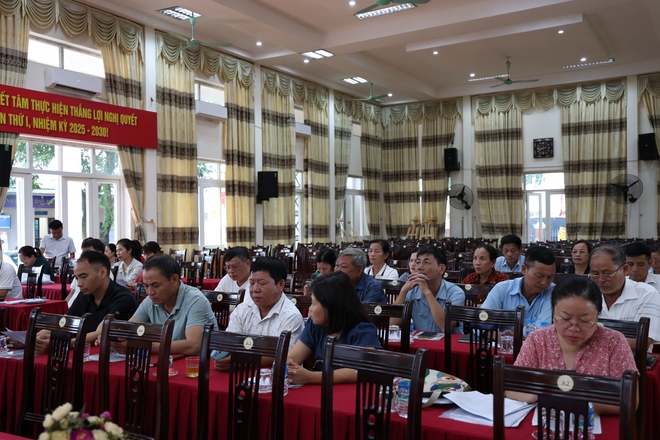 Thống kê cơ sở Chương Mỹ tập huấn nghiệp vụ công tác thu thập thông tin lập bảng kê cơ sở sản xuất kinh doanh cá thể trong Tổng điều tra kinh tế năm 2026 cho các điều tra viên của xã Phú Nghĩa- Ảnh 3.