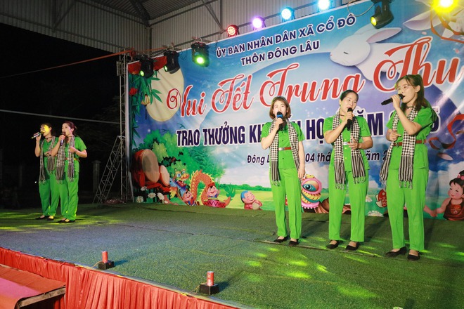 ĐỒNG CHÍ NGUYỄN THÀNH OAI - ỦY VIÊN BAN THƯỜNG VỤ ĐẢNG ỦY, PHÓ CHỦ TỊCH HĐND XÃ CỔ ĐÔ DỰ CHUNG VUI TẾT TRUNG THU, TRAO THƯỞNG HỌC SINH GIỎI, THI ĐỖ ĐẠI HỌC Ở THÔN ĐÔNG LÂU- Ảnh 2.