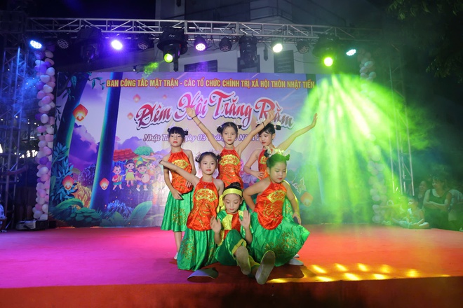 Chùm ảnh hoạt động vui Tết Trung thu năm 2025 của thiếu niên, nhi đồng xã Phú Nghĩa- Ảnh 5.