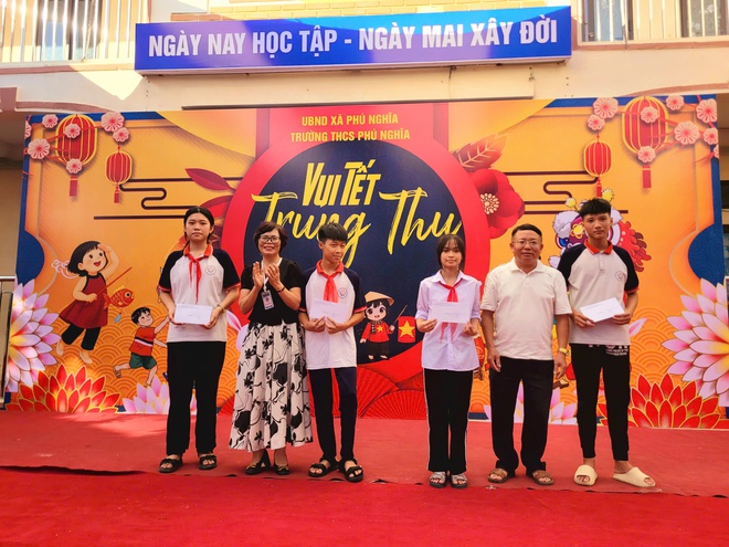 Chùm ảnh hoạt động vui Tết Trung thu năm 2025 của thiếu niên, nhi đồng xã Phú Nghĩa- Ảnh 17.