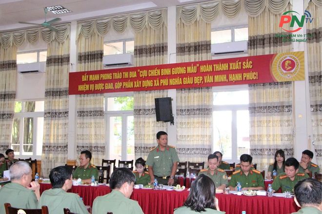 Lãnh đạo Công an Thành phố Hà Nội kiểm tra, đánh giá kết quả triển khai thực hiện các mặt công tác của Công an xã Phú Nghĩa- Ảnh 4.