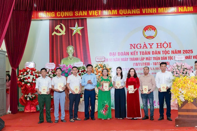 XÃ HỒNG VÂN TƯNG BỪNG NGÀY HỘI ĐẠI ĐOÀN KẾT TOÀN DÂN TỘC NĂM 2025 HƯỚNG TỚI KỶ NIỆM 95 NĂM NGÀY TRUYỀN THỐNG MẶT TRẬN TỔ QUỐC VIỆT NAM (18/11/1930-18/11/2025)- Ảnh 10.