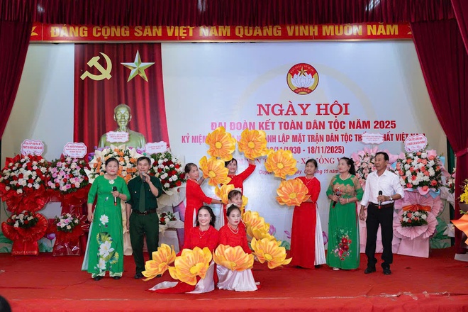 XÃ HỒNG VÂN TƯNG BỪNG NGÀY HỘI ĐẠI ĐOÀN KẾT TOÀN DÂN TỘC NĂM 2025 HƯỚNG TỚI KỶ NIỆM 95 NĂM NGÀY TRUYỀN THỐNG MẶT TRẬN TỔ QUỐC VIỆT NAM (18/11/1930-18/11/2025)- Ảnh 3.