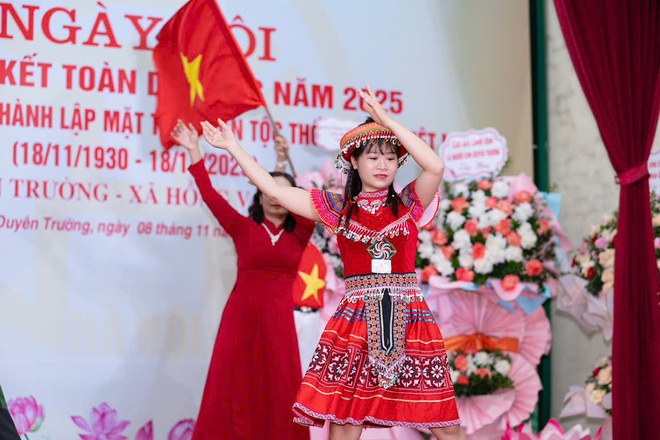 XÃ HỒNG VÂN TƯNG BỪNG NGÀY HỘI ĐẠI ĐOÀN KẾT TOÀN DÂN TỘC NĂM 2025 HƯỚNG TỚI KỶ NIỆM 95 NĂM NGÀY TRUYỀN THỐNG MẶT TRẬN TỔ QUỐC VIỆT NAM (18/11/1930-18/11/2025)- Ảnh 4.