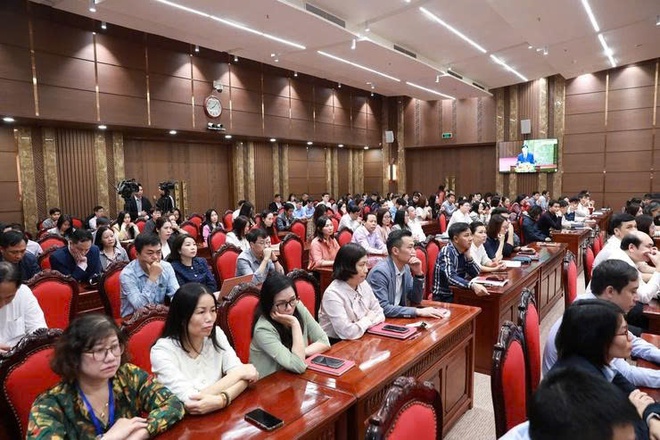 Hội nghị trực tuyến học tập, nghiên cứu, triển khai thực hiện Nghị quyết Đại hội Đảng bộ thành phố lần thứ XVIII- Ảnh 2. Hội nghị trực tuyến học tập, nghiên cứu, triển khai thực hiện Nghị quyết Đại hội Đảng bộ thành phố lần thứ XVIII- Ảnh 2.