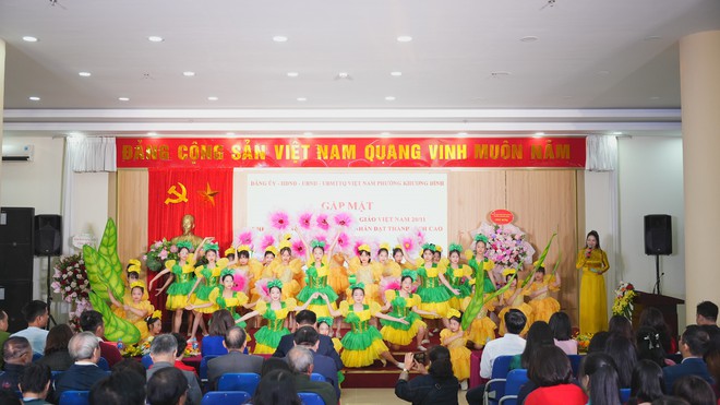 Khương Đình: Kỷ niệm 43 năm Ngày Nhà giáo Việt Nam 20/11 và tuyên dương các điển hình tiên tiến năm học 2024 - 2025- Ảnh 11.