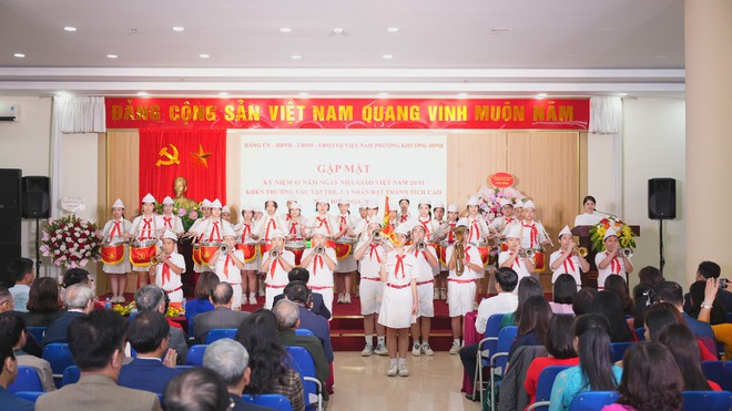 Khương Đình: Kỷ niệm 43 năm Ngày Nhà giáo Việt Nam 20/11 và tuyên dương các điển hình tiên tiến năm học 2024 - 2025- Ảnh 7.