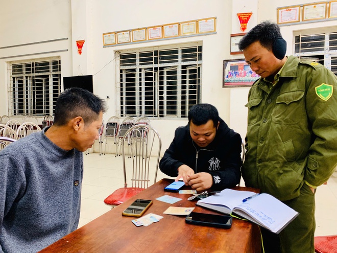 Công an xã Thượng Phúc ra quân tổng rà soát, làm sạch dữ liệu đăng ký phương tiện và Giấy phép lái xe- Ảnh 4.