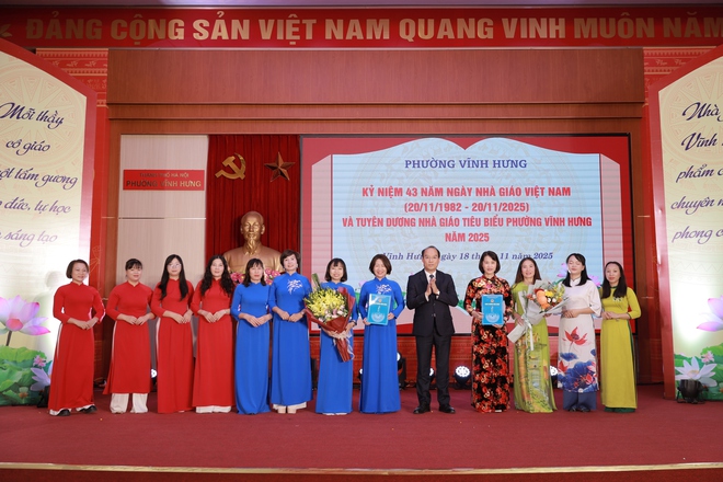 GẶP MẶT KỶ NIỆM 43 NĂM NGÀY NHÀ GIÁO VIỆT NAM VÀ TUYÊN DƯƠNG NHÀ GIÁO TIÊU BIỂU PHƯỜNG VĨNH HƯNG NĂM 2025- Ảnh 15.