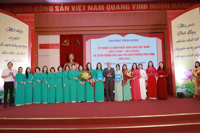 GẶP MẶT KỶ NIỆM 43 NĂM NGÀY NHÀ GIÁO VIỆT NAM VÀ TUYÊN DƯƠNG NHÀ GIÁO TIÊU BIỂU PHƯỜNG VĨNH HƯNG NĂM 2025- Ảnh 10.