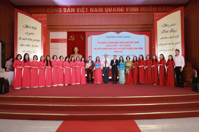 GẶP MẶT KỶ NIỆM 43 NĂM NGÀY NHÀ GIÁO VIỆT NAM VÀ TUYÊN DƯƠNG NHÀ GIÁO TIÊU BIỂU PHƯỜNG VĨNH HƯNG NĂM 2025- Ảnh 16.