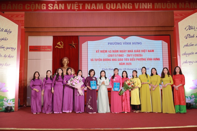 GẶP MẶT KỶ NIỆM 43 NĂM NGÀY NHÀ GIÁO VIỆT NAM VÀ TUYÊN DƯƠNG NHÀ GIÁO TIÊU BIỂU PHƯỜNG VĨNH HƯNG NĂM 2025- Ảnh 12.