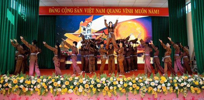 TRUNG GIÃ LONG TRỌNG TỔ CHỨC LỄ TUYÊN DƯƠNG GƯƠNG MẶT TRẺ TIÊU BIỂU NĂM 2025- Ảnh 15.