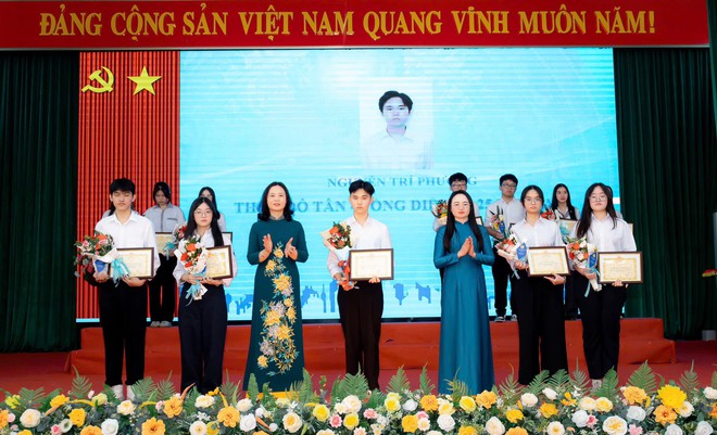 TRUNG GIÃ LONG TRỌNG TỔ CHỨC LỄ TUYÊN DƯƠNG GƯƠNG MẶT TRẺ TIÊU BIỂU NĂM 2025- Ảnh 5.