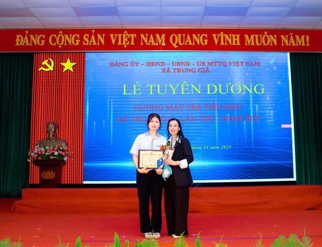 TRUNG GIÃ LONG TRỌNG TỔ CHỨC LỄ TUYÊN DƯƠNG GƯƠNG MẶT TRẺ TIÊU BIỂU NĂM 2025- Ảnh 10.