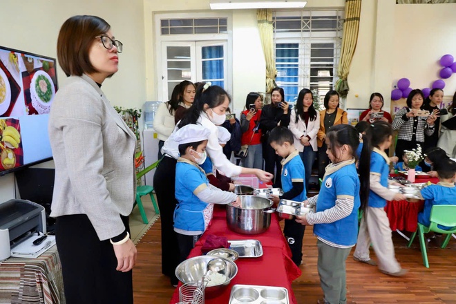 UBND xã Hồng Vân: Bồi dưỡng kiến thức vệ sinh an toàn thực phẩm, giáo dục dinh dưỡng kết hợp vận động tại trường Mầm non Hồng Vân - Ảnh 18.