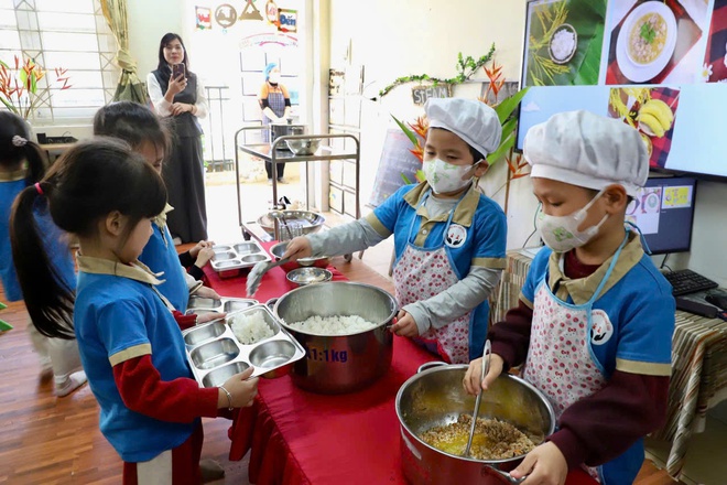 UBND xã Hồng Vân: Bồi dưỡng kiến thức vệ sinh an toàn thực phẩm, giáo dục dinh dưỡng kết hợp vận động tại trường Mầm non Hồng Vân - Ảnh 20.